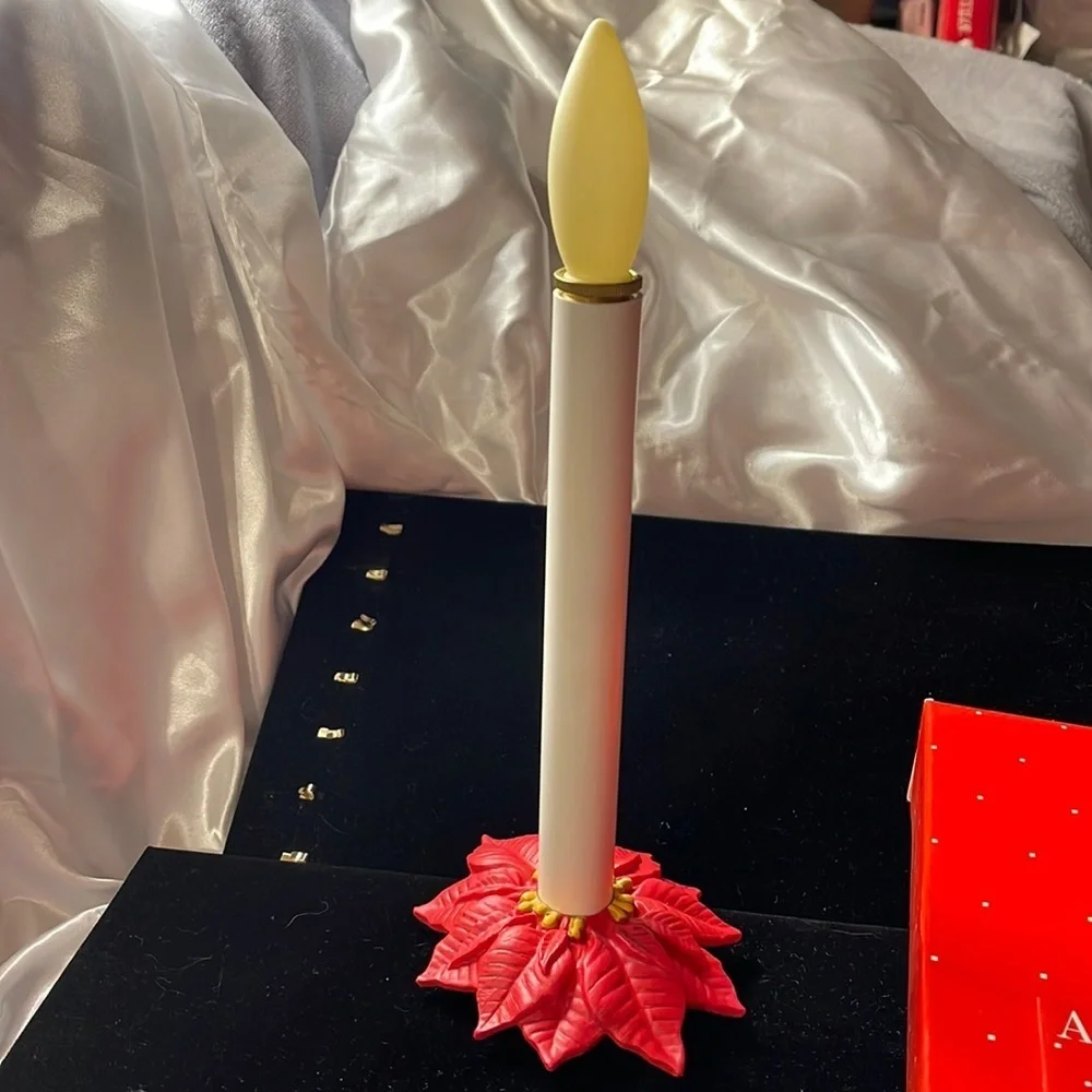 Avon Vintage Collectible Holiday Glow Candle-Light Red Poinsettia Base